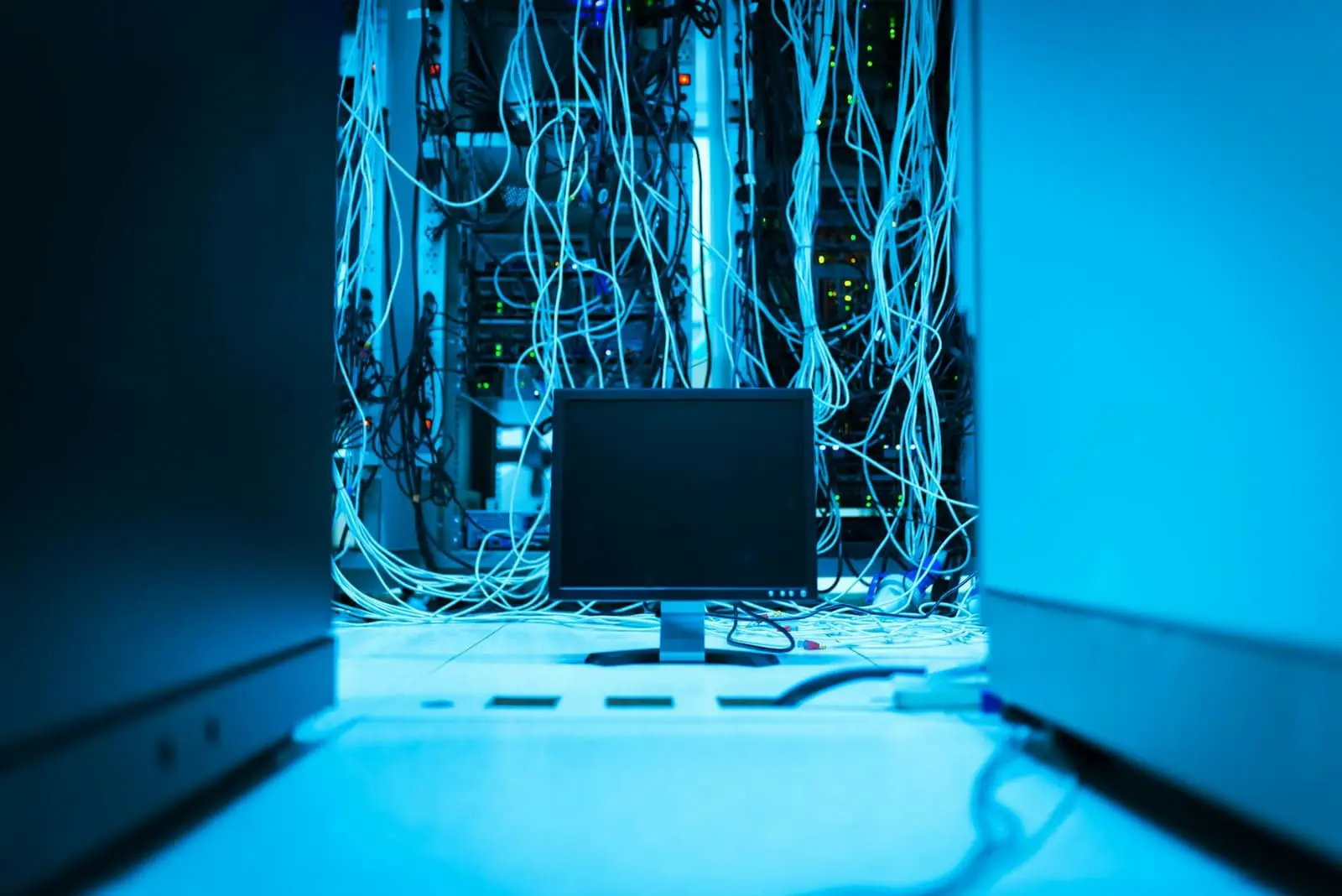 DAC vs AOC: diferencias, alcances y cuándo elegir cada cable
