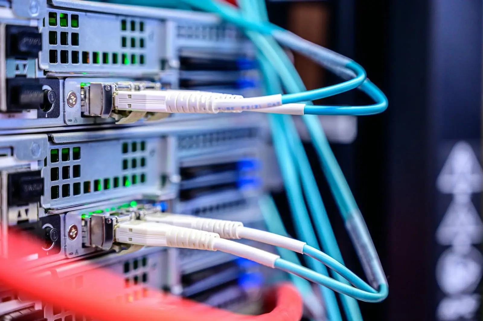 Imagen del artículo: DAC vs AOC: diferencias, alcances y cuándo elegir cada cable